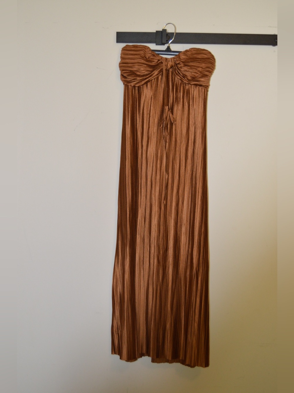 NWOT Dress Forum: Los Angeles- Size S Bronze Pleated Halter Neck Maxi Dress